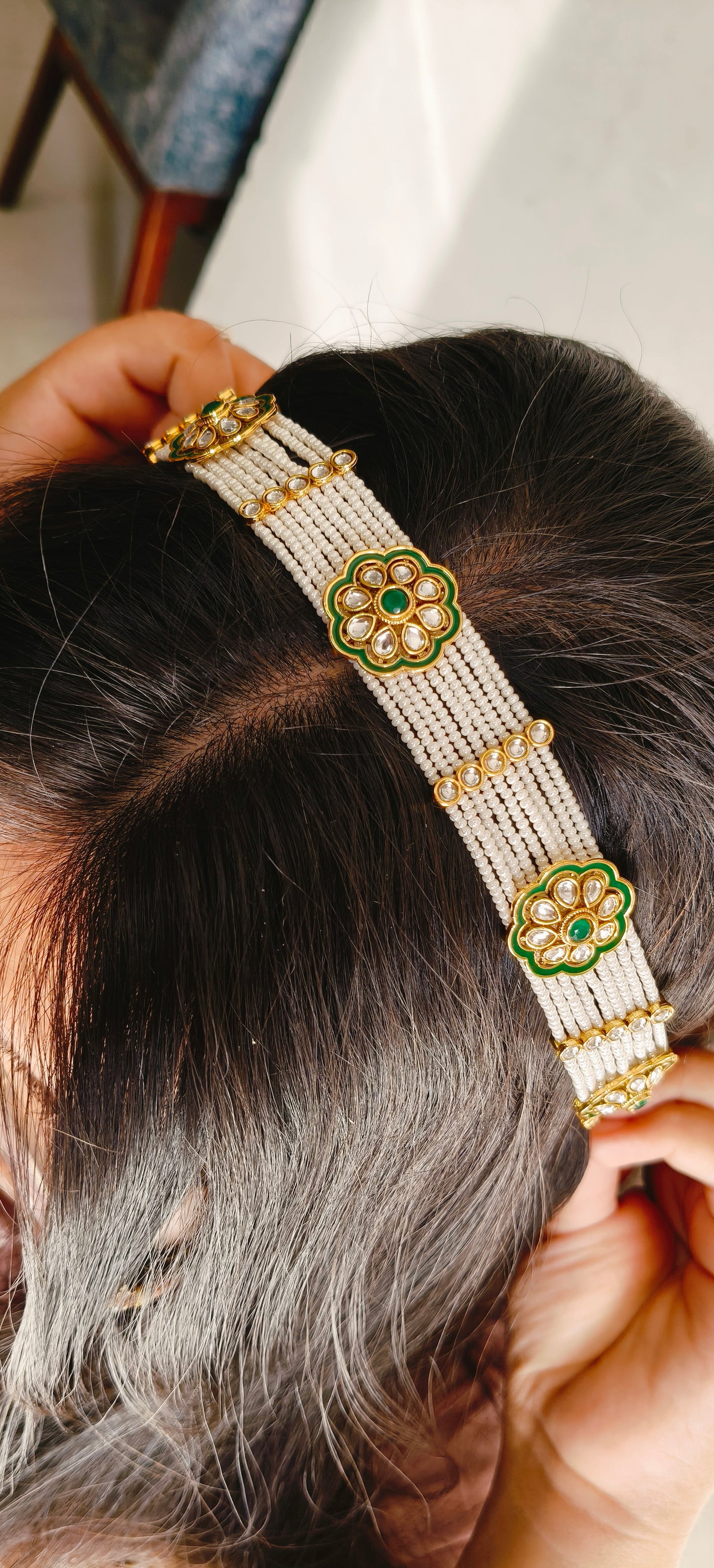 Kundan Mathapatti With White Beaded Pearls.